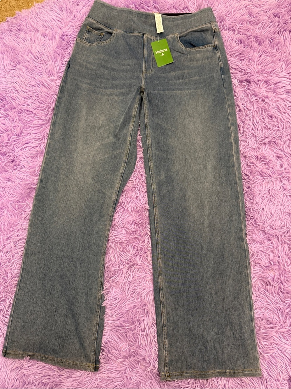 Halara Womens Straight-Leg Jeans in light wash jeans